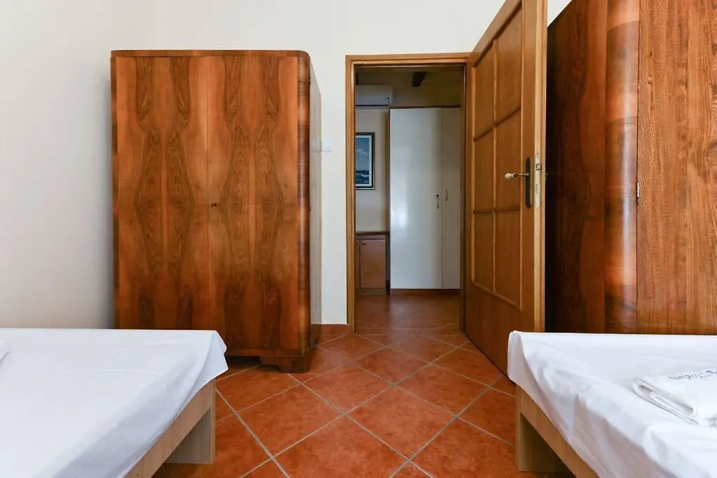 Villa Steffany Apartments Kolan