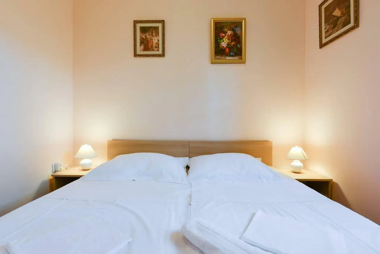 Villa Steffany Apartments Kolan