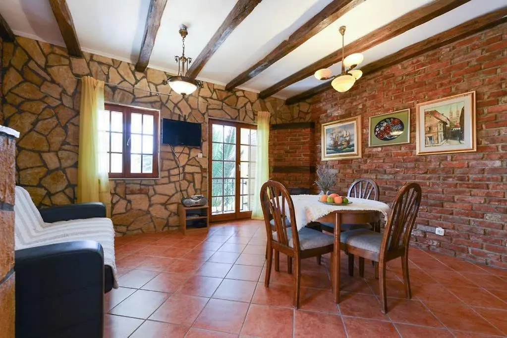 Villa Steffany Apartments Kolan