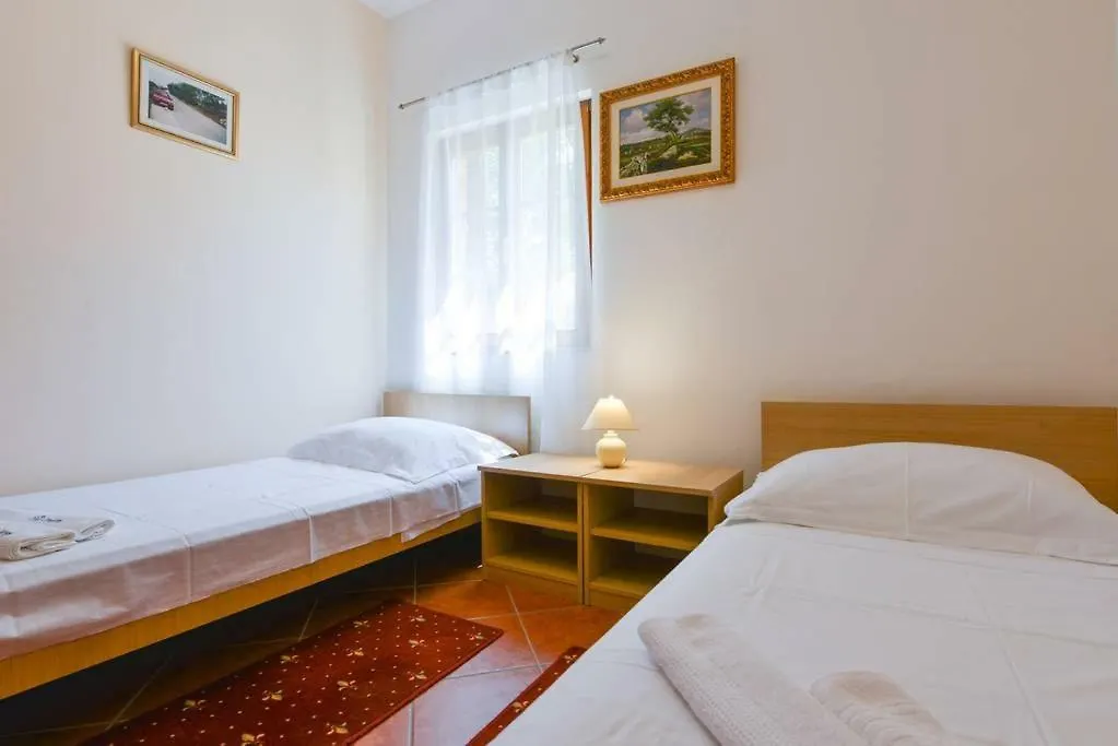 Villa Steffany Apartments Kolan