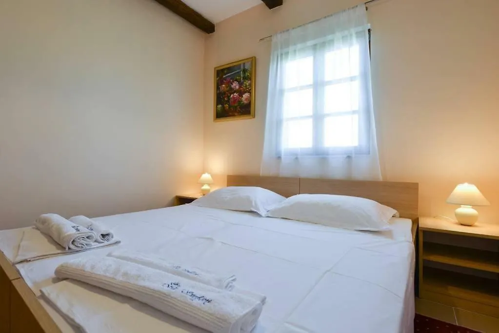 Villa Steffany Apartments Kolan