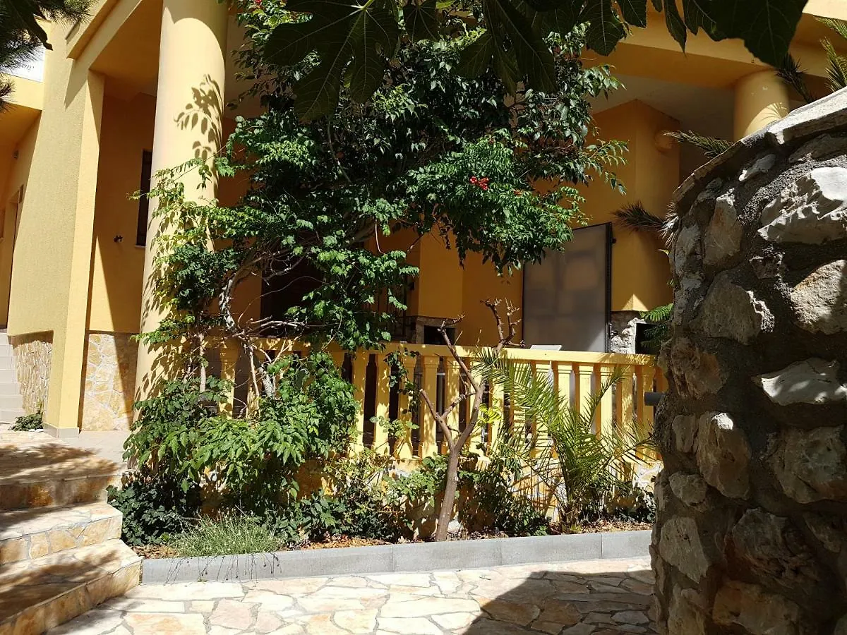 Villa Steffany Apartments Kolan